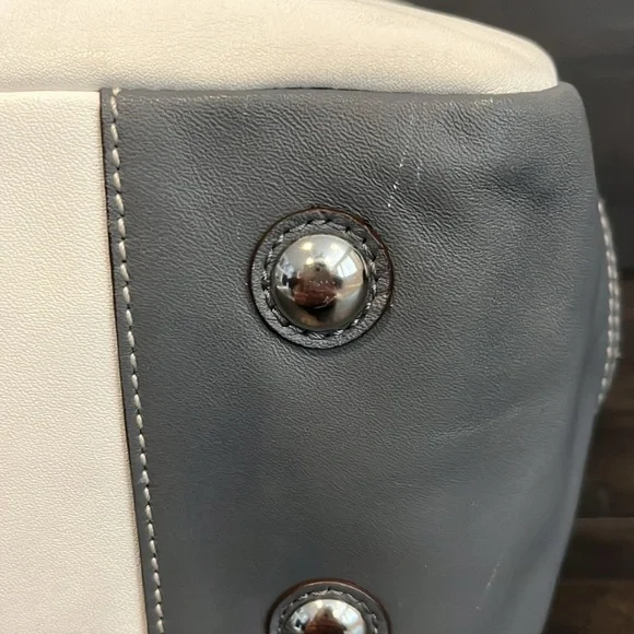 Coach East West Pleated Leather Gallery Satchel - F13759 - Picture 7 of 10